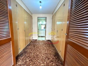 Alquiler de Oficina 5 Ambientes en Ramos Mejia  Muy buen Estado Ideal Uso Comercial o Vivienda