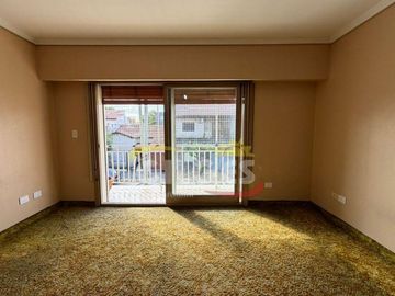 Alquiler de Oficina 5 Ambientes en Ramos Mejia  Muy buen Estado Ideal Uso Comercial o Vivienda