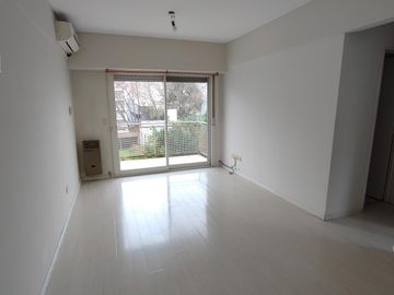 Departamento - Villa Ballester - Venta  - Dos Ambientes - Próximo a Centro Comercial.