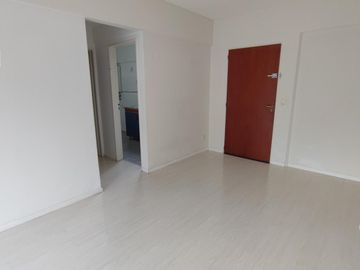 Departamento - Villa Ballester - Venta  - Dos Ambientes - Próximo a Centro Comercial.