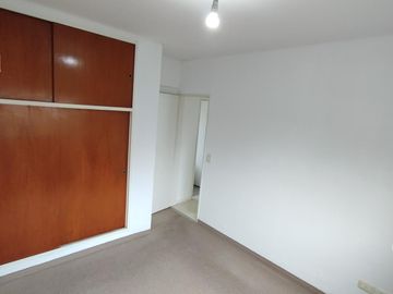 Departamento - Villa Ballester - Venta  - Dos Ambientes - Próximo a Centro Comercial.