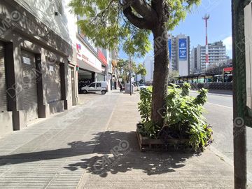 Av. Cabildo al 4500 - Nuñez - Local de 55 m2 Libres con frente a la avenida