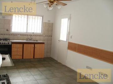 Lindísimo ph con jardín/patio en el centro de San Isidro, 2 ambientes, en alquiler