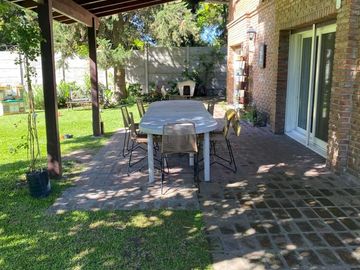 MUY BUENA CASA ALQUILER ENERO 2027 - SOBRE 1000 MTS DE LOTE - SANTA RITA - LOMAS DE SAN ISIDRO