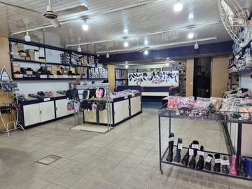 Local en pleno foco comercial de Grand Bourg