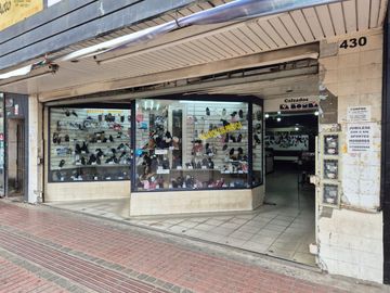 Local en pleno foco comercial de Grand Bourg
