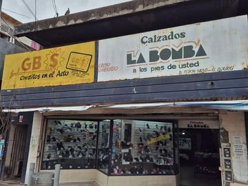 Local en pleno foco comercial de Grand Bourg