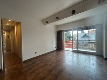 4 Ambientes al frente - 2 Dormitorios con Dependencia y Lavadero - SUM