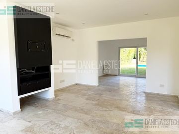 Casa en Ayres de Pilar moderna