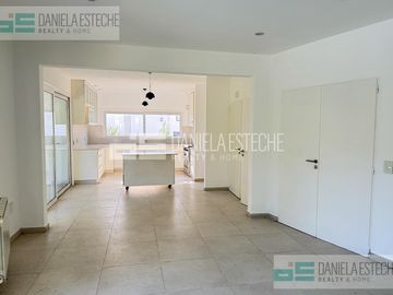Casa en Ayres de Pilar moderna