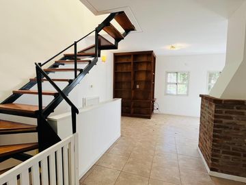Alquiler Casa tipo Triplex Hurlingham