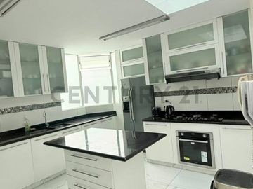 ESPECTACULAR PENTHOUSE DE 473 m²