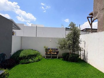 Casa de autor 4 recámaras una en planta baja Roof Garden zibata