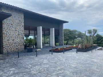VENTA CASA REAL DE VALLESCONDIDO ZONA ESMERALDA