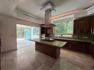CASA EN RENTA EN SAN PEDRO GARZA GARCIA