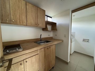 Arriendo apartaestudio tipo loft en El Retiro con mansarda