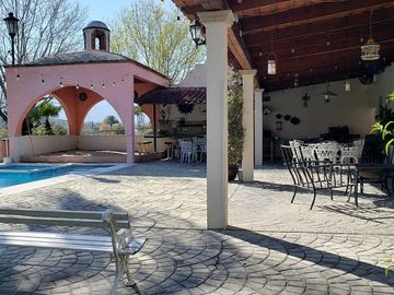 Quinta colindante con presa de La Boca