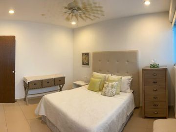 RENTA DEPARTAMENTO EN ISOLA AV BONAMPAK CANCUN