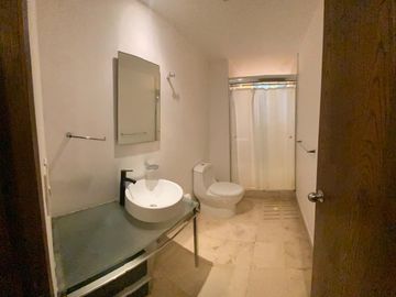 RENTA DEPARTAMENTO EN ISOLA AV BONAMPAK CANCUN