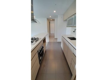 Apartamento en Arriendo, Altos Del Poblado, Medellín 102 m2