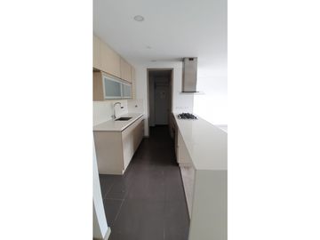 Apartamento en Arriendo, Altos Del Poblado, Medellín 102 m2