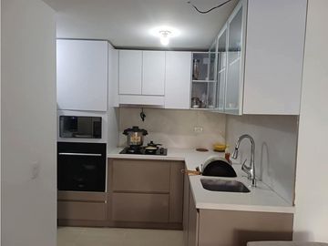 VENTA DE APARTAMENTO EN LA LOMA DE LOS BERNAL