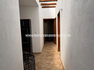 CASA EN VENTA EN TEQUISQUIAPAN EN EL FRACC. REAL DEL CIERVO. Dari