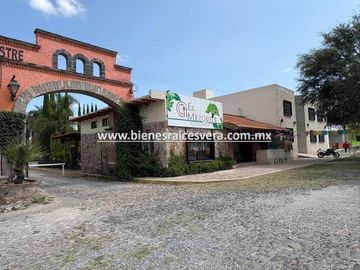 CASA EN VENTA EN TEQUISQUIAPAN EN EL FRACC. REAL DEL CIERVO. Dari