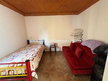CASA EN VENTA EN TEQUISQUIAPAN EN EL FRACC. REAL DEL CIERVO. Dari