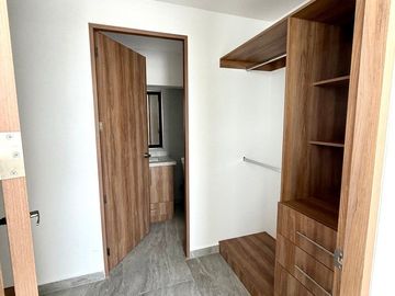 DEPARTAMENTO EN RENTA EN JURIQUILLA EN PLANTA BAJA, VISTA AL LAGO