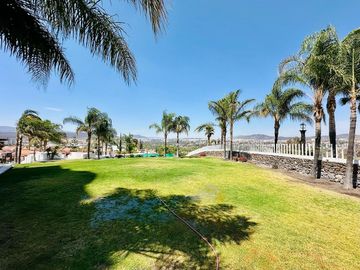 DEPARTAMENTO EN RENTA EN JURIQUILLA EN PLANTA BAJA, VISTA AL LAGO