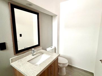 DEPARTAMENTO EN RENTA EN JURIQUILLA EN PLANTA BAJA, VISTA AL LAGO