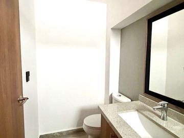 DEPARTAMENTO EN RENTA EN JURIQUILLA EN PLANTA BAJA, VISTA AL LAGO