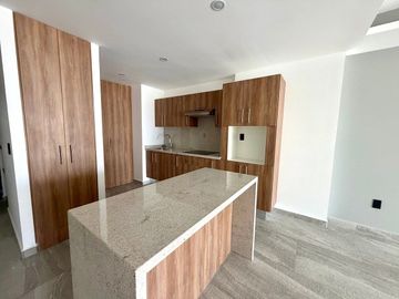 DEPARTAMENTO EN RENTA EN JURIQUILLA EN PLANTA BAJA, VISTA AL LAGO