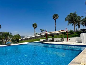 DEPARTAMENTO EN RENTA EN JURIQUILLA EN PLANTA BAJA, VISTA AL LAGO