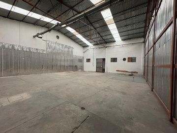 Renta Bodega Industrial , 200m2, Javier Rojo Gómez, Iztacalco, CDMX