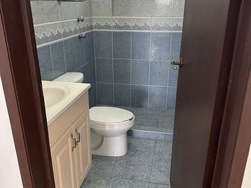 CASA EN RENTA EN JARDINES DE LA HACIENDA, QUERETARO