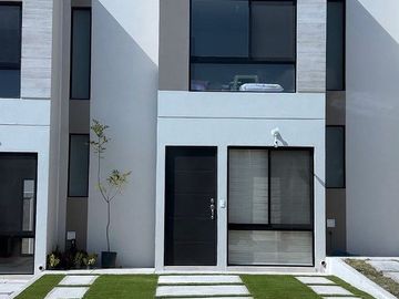 CASA EN RENTA EN MESETA, QUERETARO