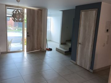 VENTA DE CASA EN CIUDAD COUNTRY