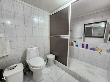 CASA de 3 Niveles en Unidad Cerrada en Envigado, El Dorado La Paz (JC) $ 700.000.000