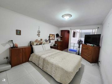 CASA de 3 Niveles en Unidad Cerrada en Envigado, El Dorado La Paz (JC) $ 700.000.000