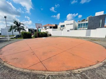 Casa en venta en Veracruz con Hab en PB. Fracc. Lomas Residencial