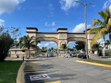 Casa en venta en Veracruz con Hab en PB. Fracc. Lomas Residencial