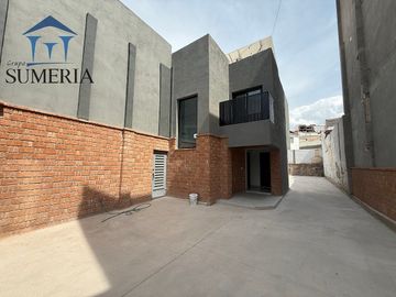 En renta oficina ubicada cerca de Mausoleos
