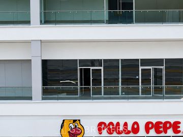 Local 35 en venta Local  Comercial ubicado en  Plaza Silver Center