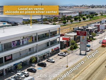 Local 35 en venta Local  Comercial ubicado en  Plaza Silver Center