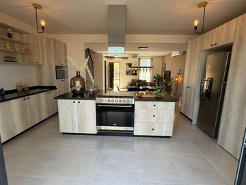 Casa en venta en Zirándaro Privada Los Portales. Precio de oportunidad