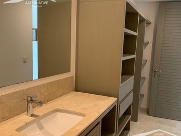 Departamento en Venta o Renta (sin muebles) en Cancún, Ka'anali, Puerto Cancún, Zona Hotelera.