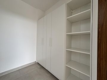 LOMAS DEL DORADO, Casa en VENTA y RENTA con recamara en PB, frente a parque