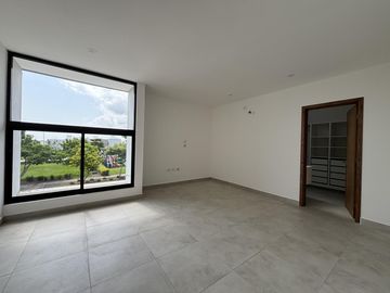 LOMAS DEL DORADO, Casa en VENTA y RENTA con recamara en PB, frente a parque